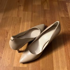 Cole Haan. Woman’s pump. Size 7